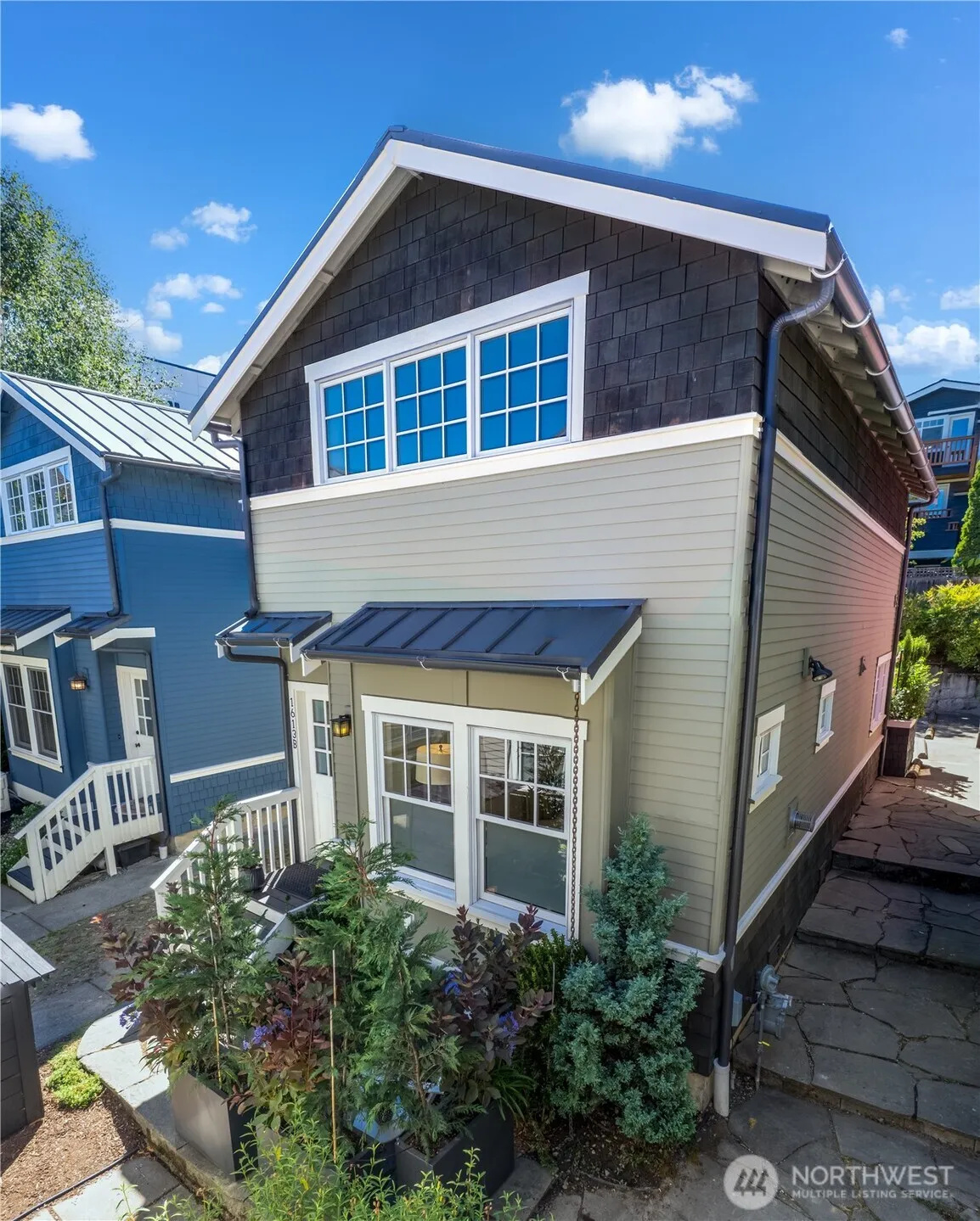 Property photo for 1613 21st Avenue #b, Seattle photo 2