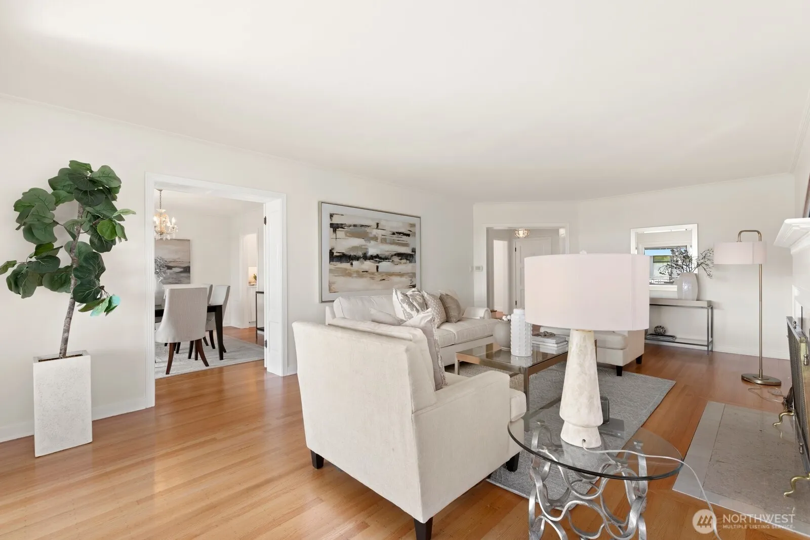 Property photo for 2527 Westmont Way W, Seattle photo 4