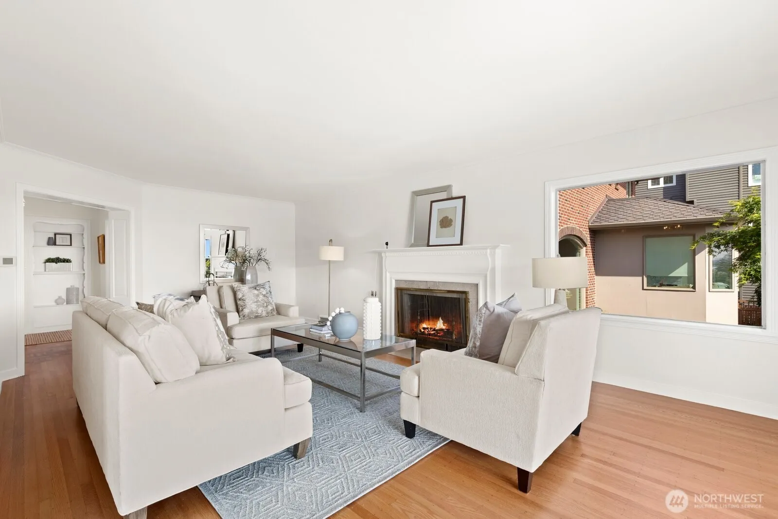 Property photo for 2527 Westmont Way W, Seattle photo 3