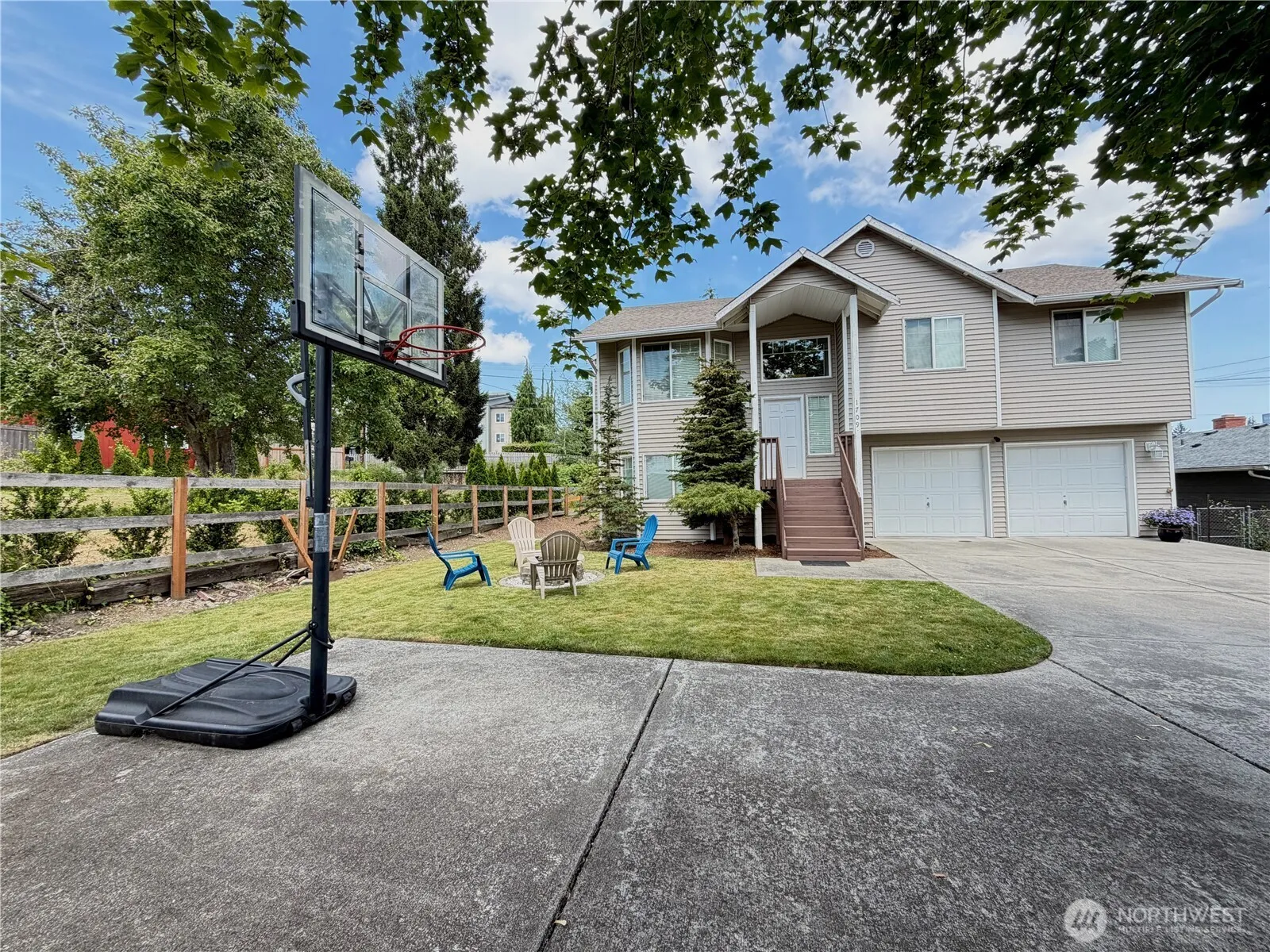 Property photo for 1709 Silver Lake Road, Everett photo 3
