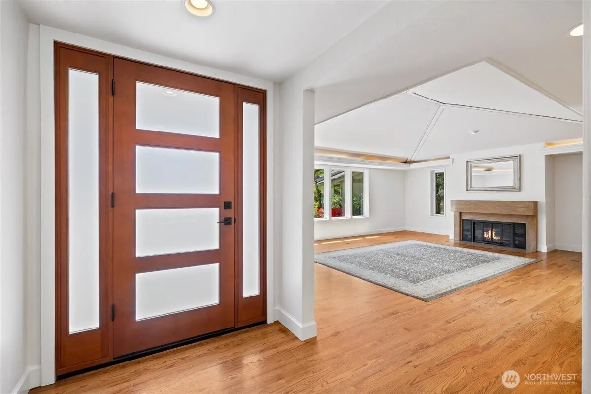 Property photo for 8510 Se 72nd Street, Mercer Island photo 3