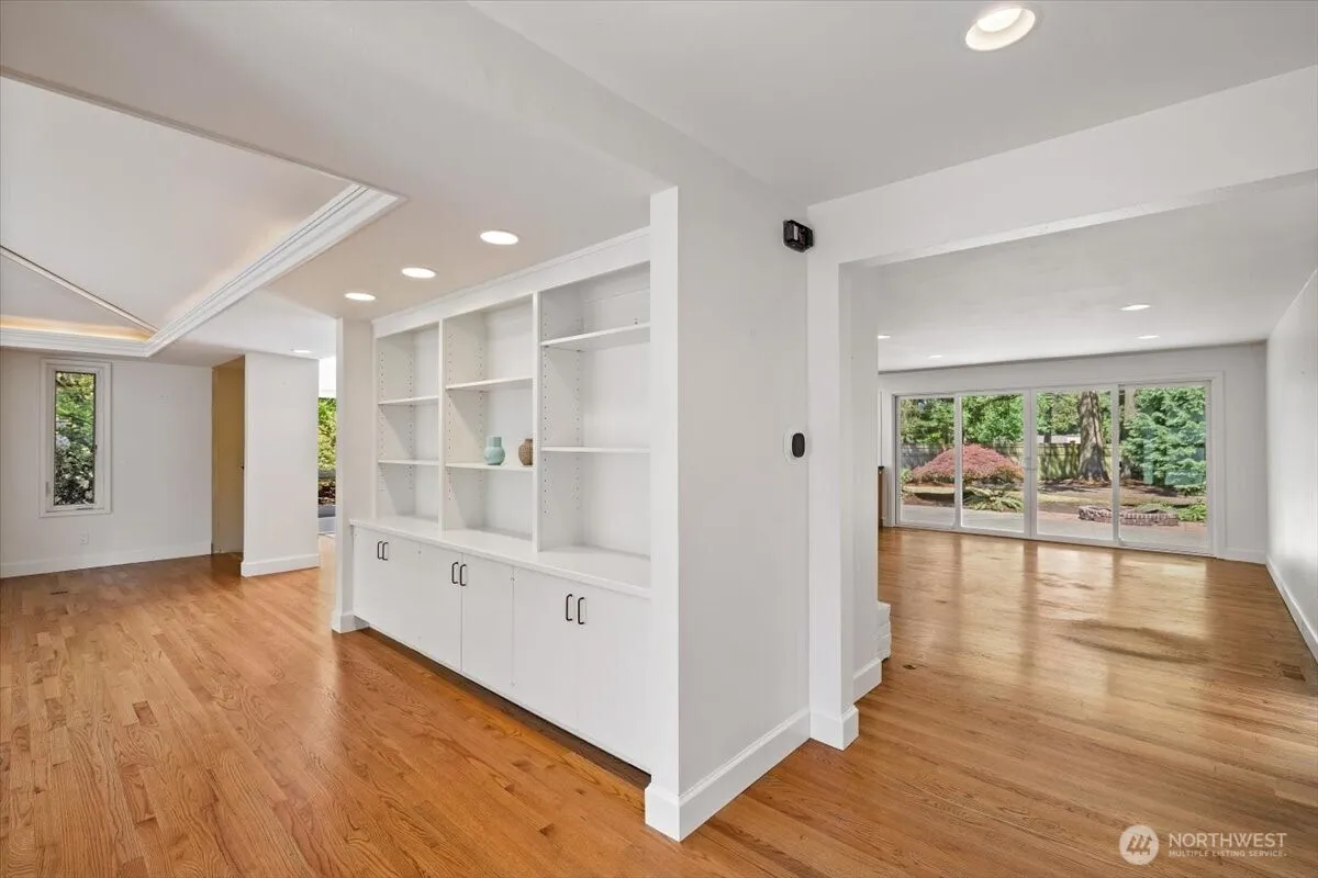 Property photo for 8510 Se 72nd Street, Mercer Island photo 2