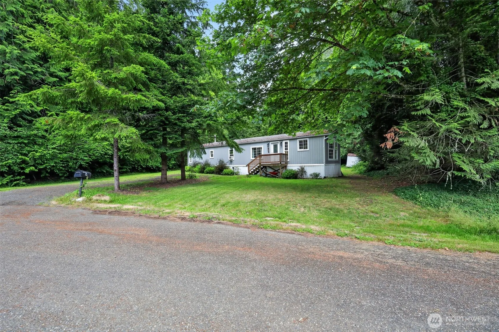 Property photo for 810 Se Totten Shores Drive, Shelton