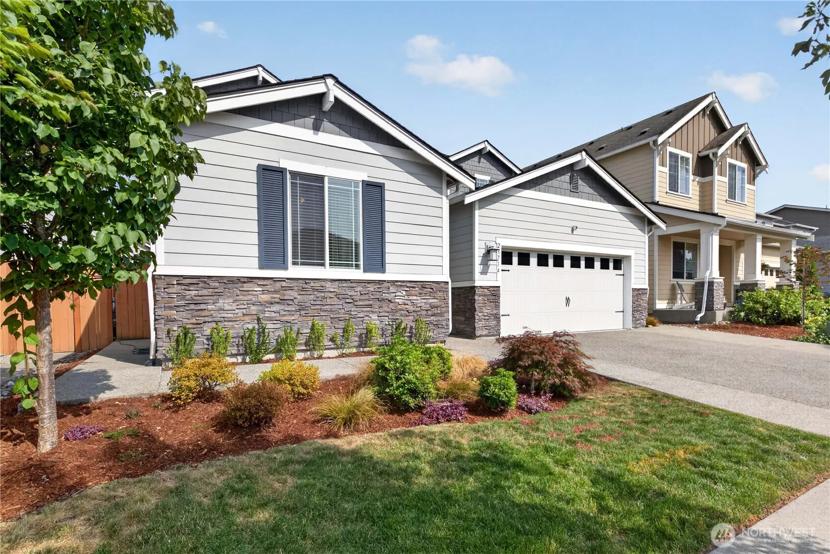 Property photo for 23714 229th Place Se, Maple Valley photo 2