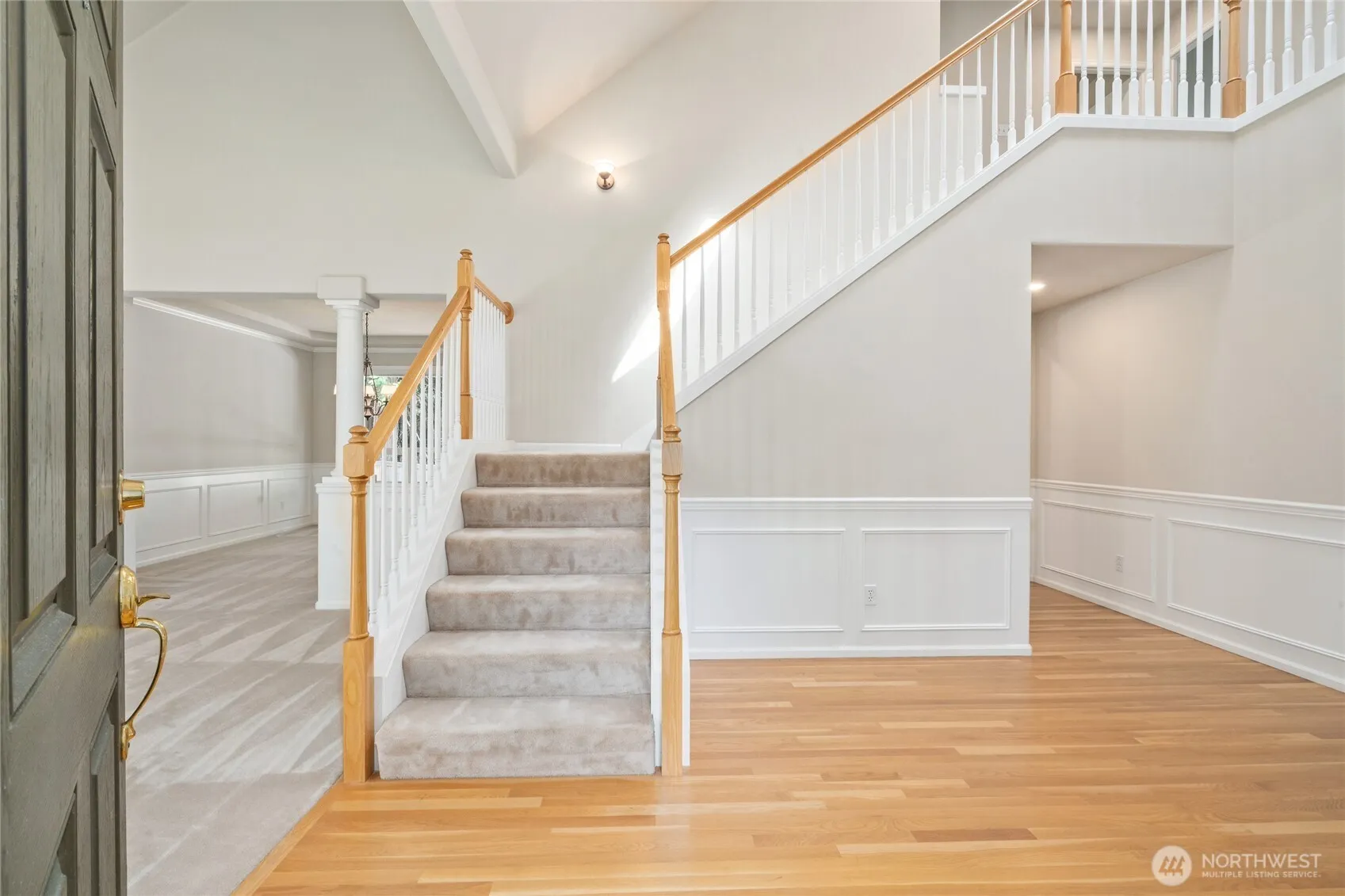 Property photo for 20534 Ne 33rd Court Ne, Sammamish photo 4