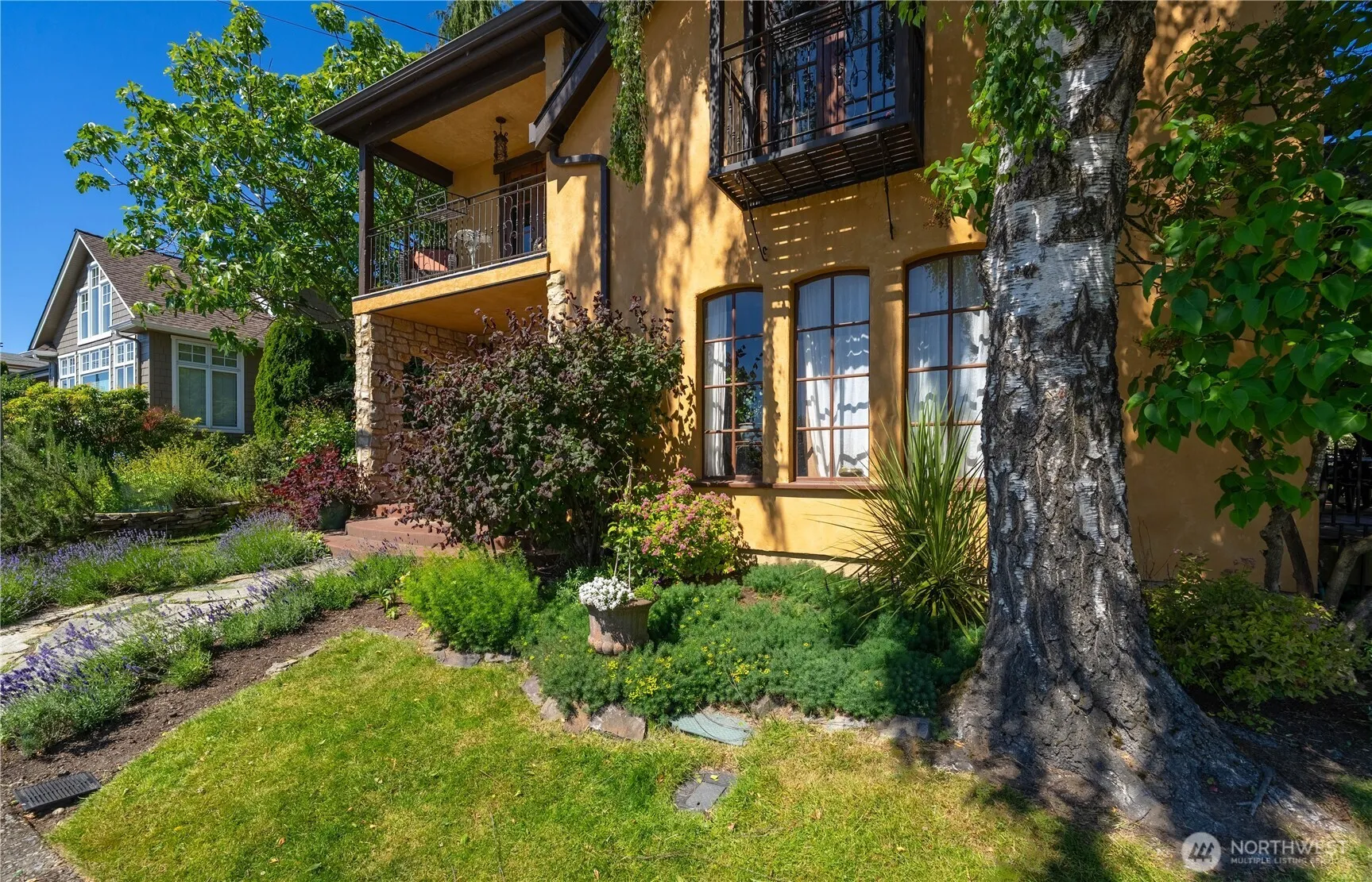 Property photo for 122 Waverly Way, Kirkland photo 3