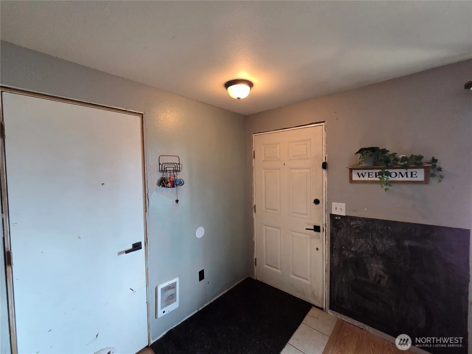 Property photo for 412 Mckenzie Avenue Sw, Yelm photo 2