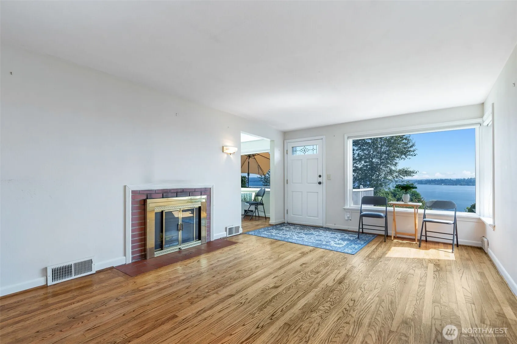 Property photo for 927 Lake Washington Blvd S, Seattle photo 3