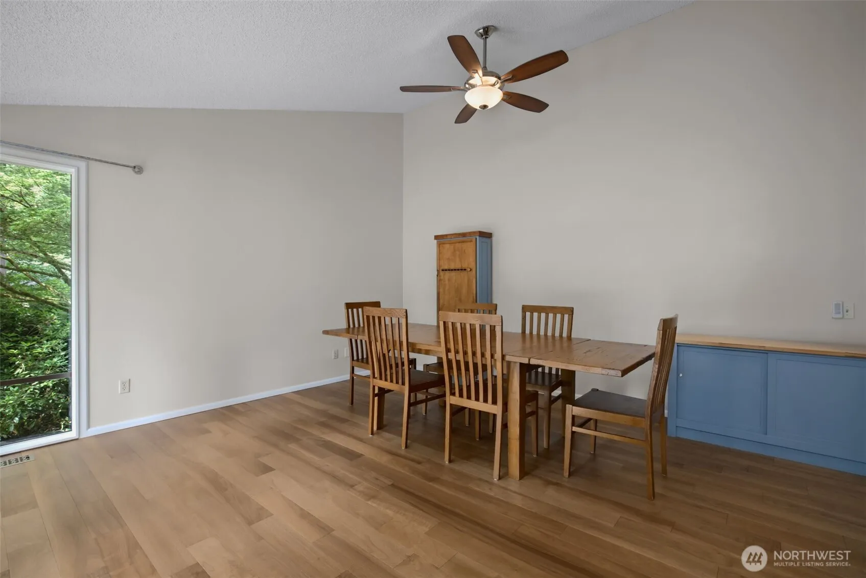 Property photo for 21434 Se 16th Place, Sammamish photo 3