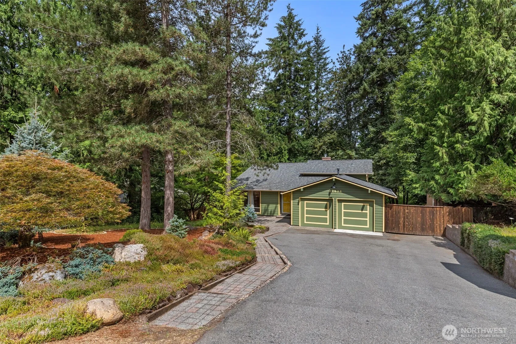 Property photo for 21434 Se 16th Place, Sammamish photo 2
