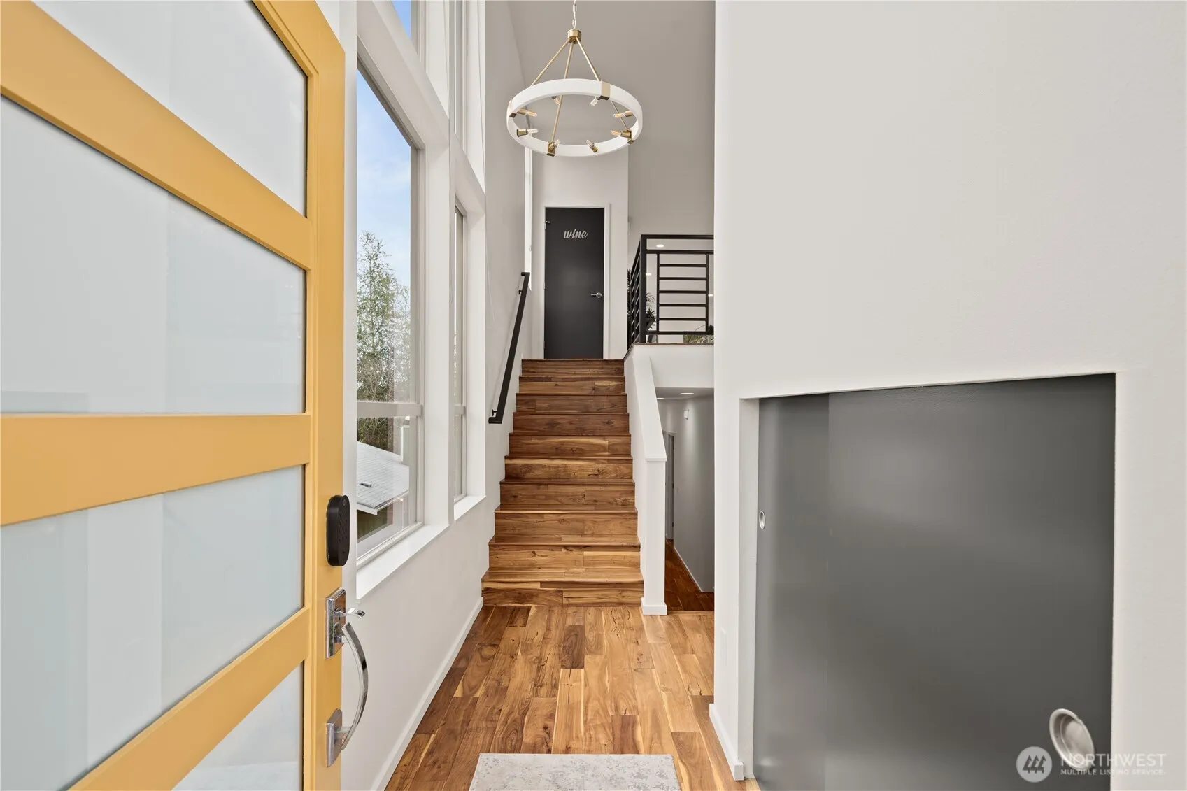 Property photo for 4532 51st Place Sw, Seattle photo 2