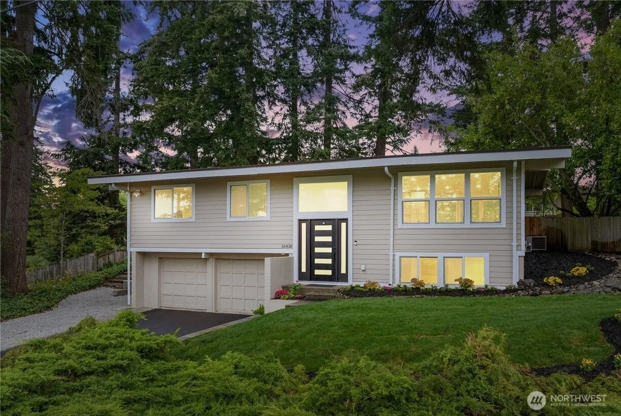 Property photo for 16436 Se 8th St, Bellevue photo 2
