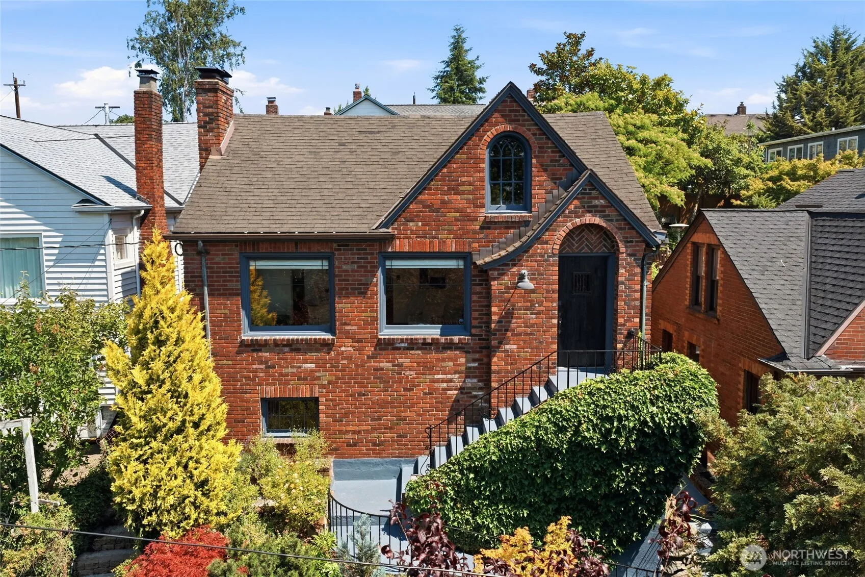 Property photo for 2714 10th Avenue W, Seattle photo 2