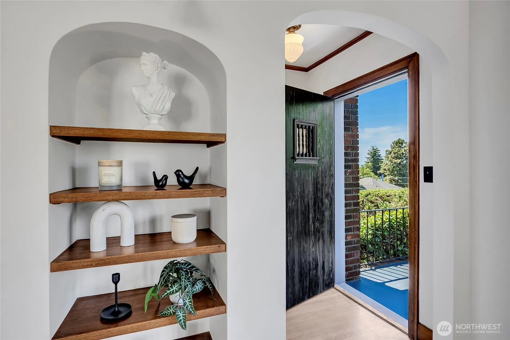 Property photo for 2714 10th Avenue W, Seattle photo 5
