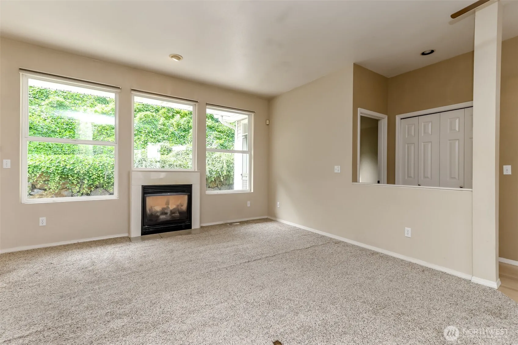 Property photo for 8910 71st Street Ct Sw, Lakewood photo 5