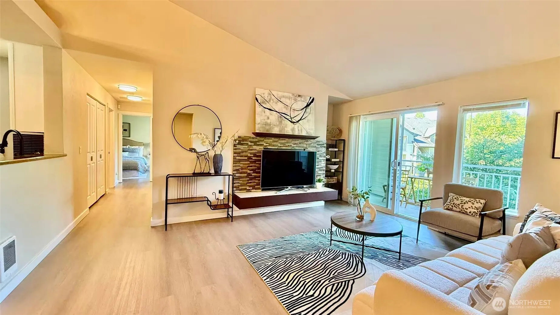 Property photo for 12303 Harbour Pointe Boulevard #ee304, Mukilteo photo 2
