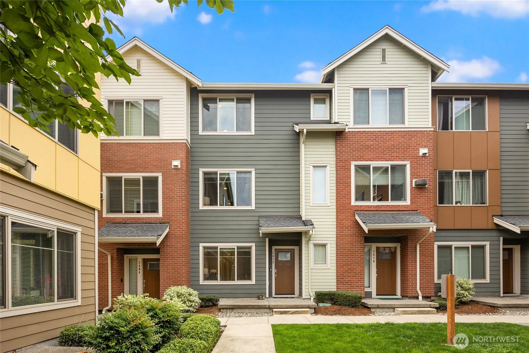 1412 157th Place Ne