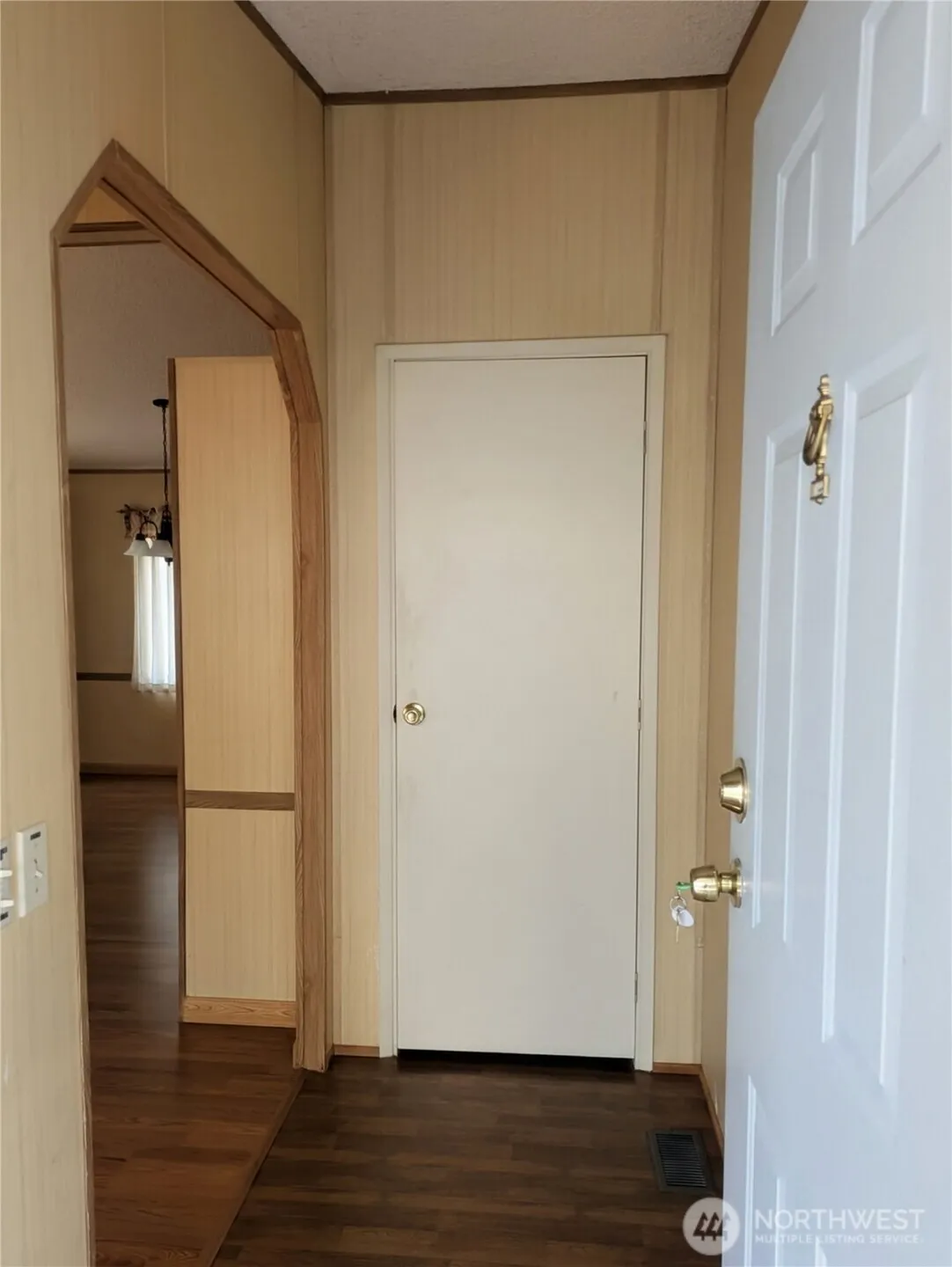 Property photo for 13215 35th Avenue S, Tukwila photo 3