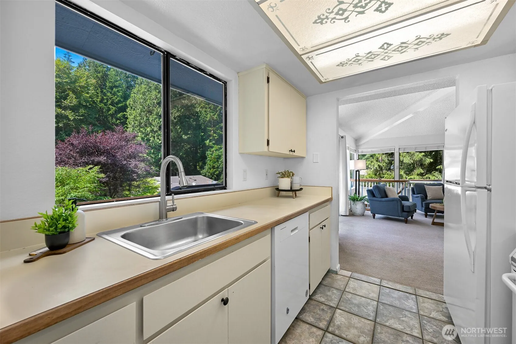 Property photo for 10 Sparrow Court, Bellingham photo 4