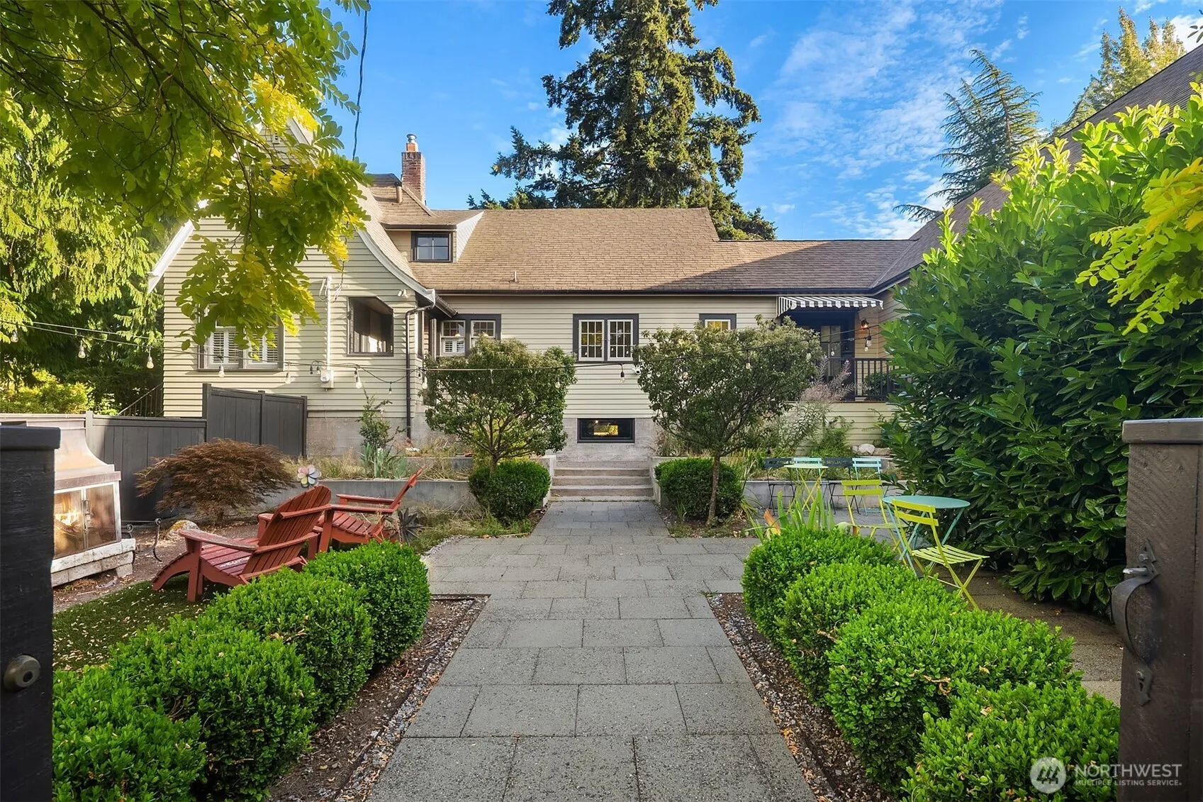 Property photo for 1060 Spruce Street, Edmonds