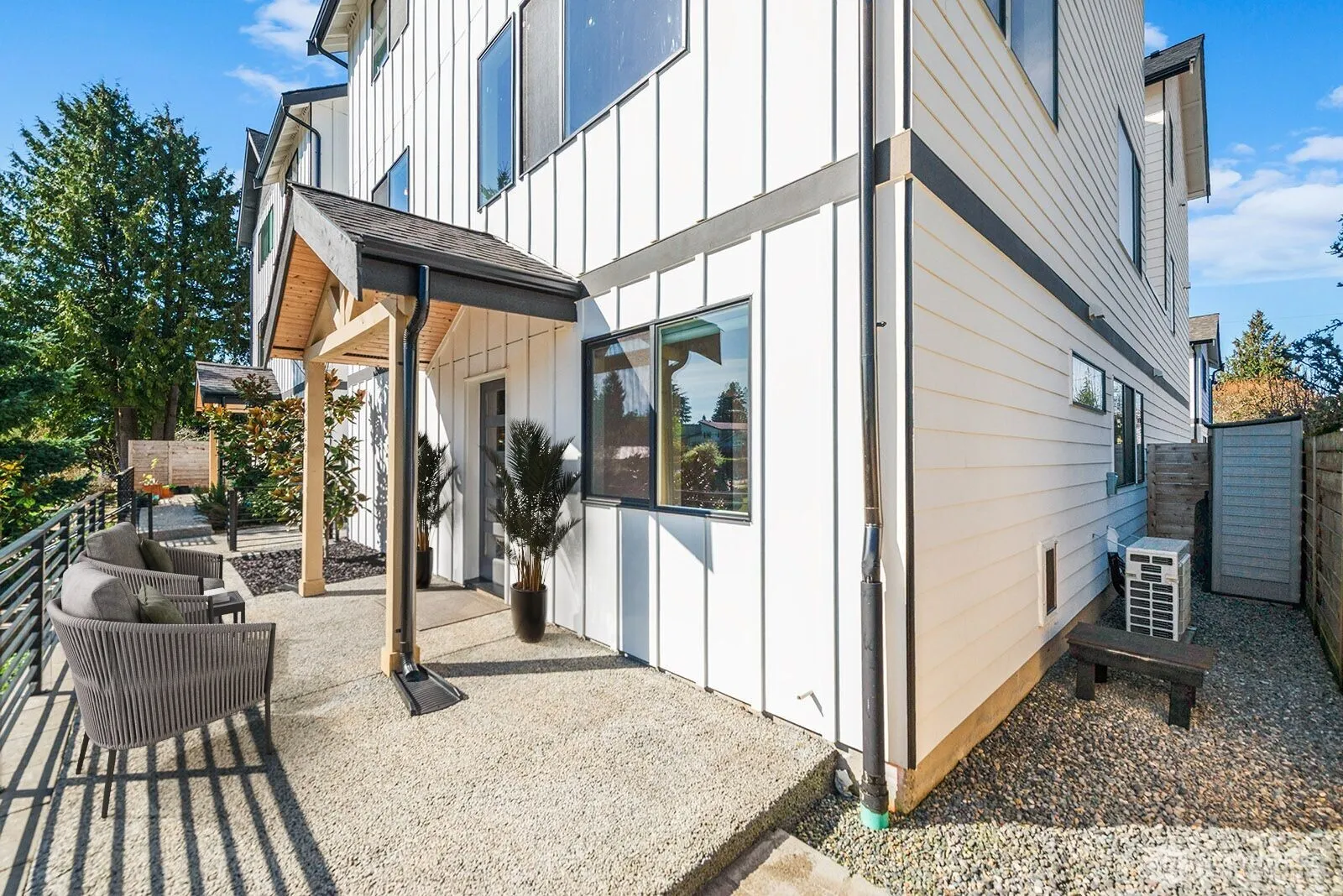 Property photo for 8451 18th Avenue Sw, Seattle photo 4