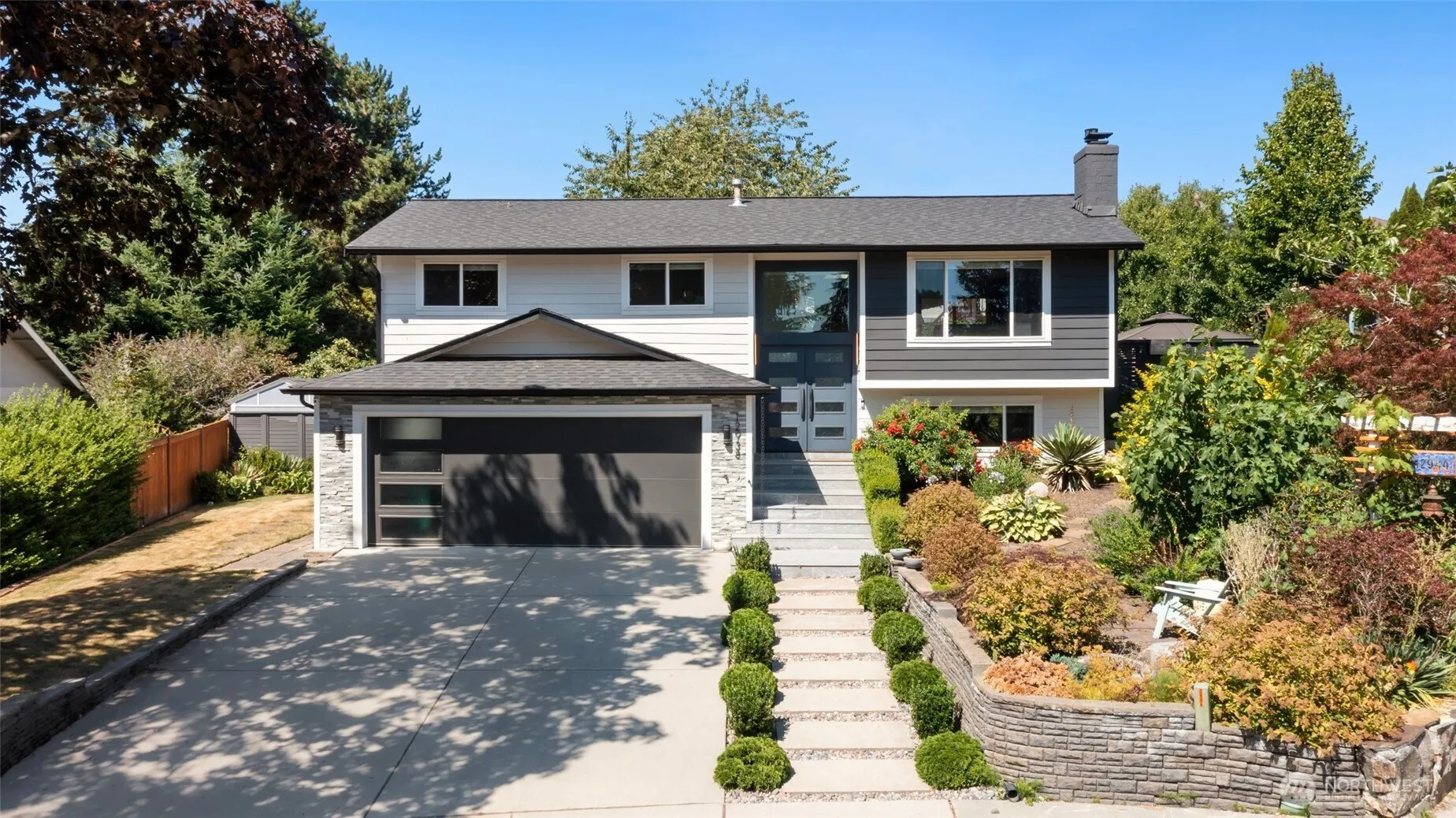 Property photo for 12938 Ne 136th Place, Kirkland
