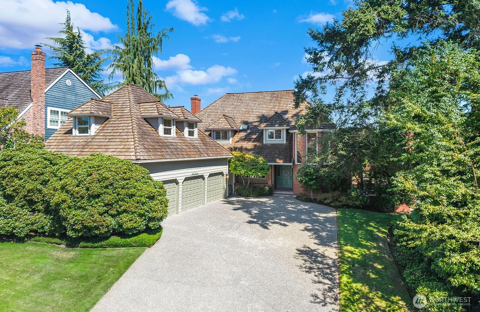 Property photo for 19004 64th Avenue Ne, Kenmore