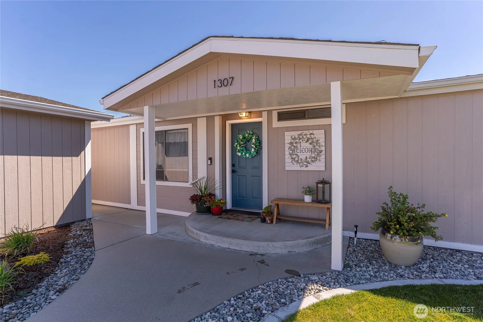 Property photo for 1307 Glacier Place #65, Wenatchee photo 3