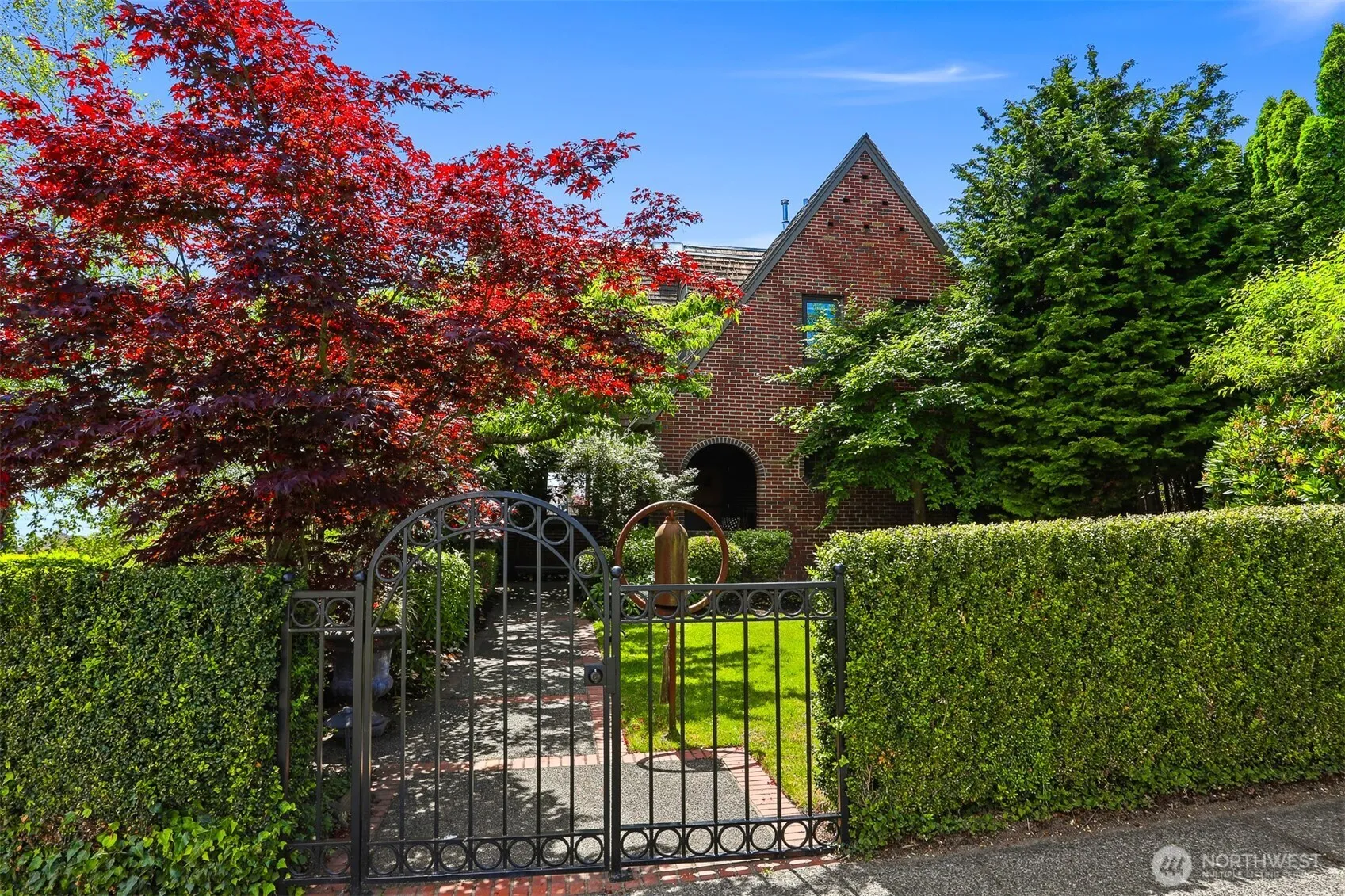 Property photo for 2301 Rosemont Place W, Seattle