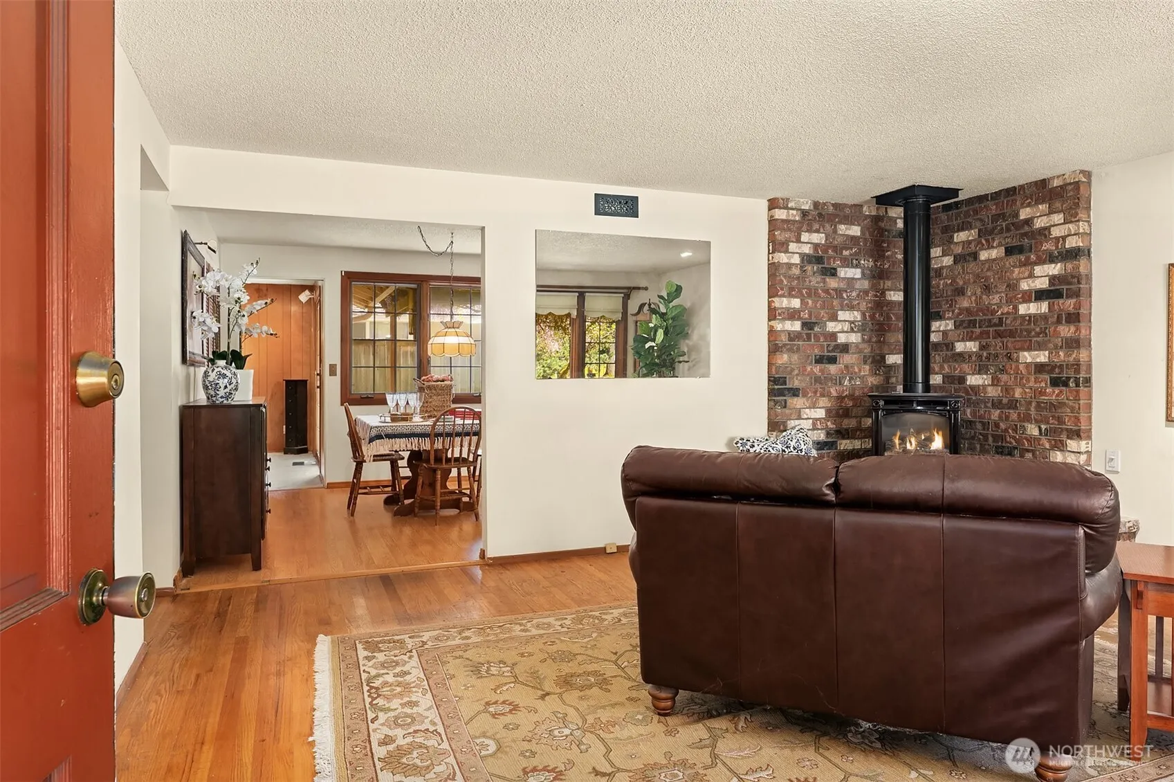 Property photo for 1260 168th Avenue Ne, Bellevue photo 2
