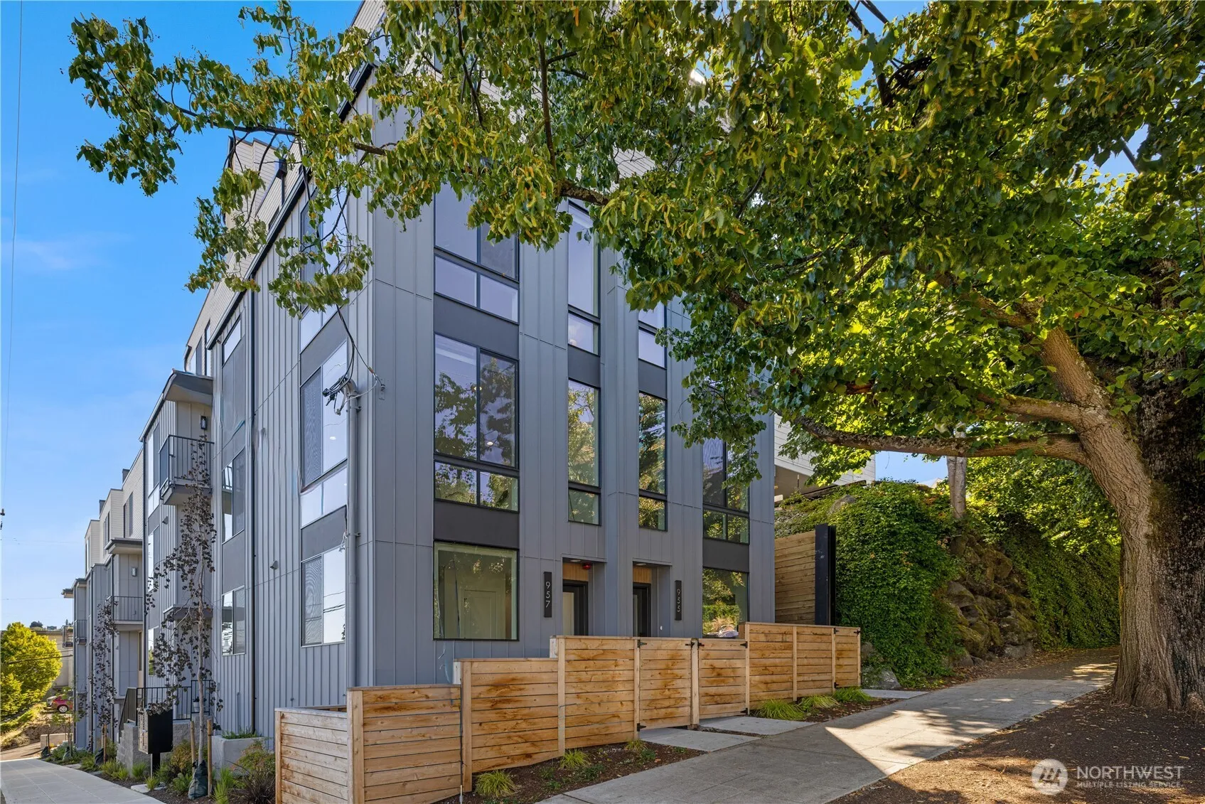 Property photo for 957 N 35th Street, Seattle