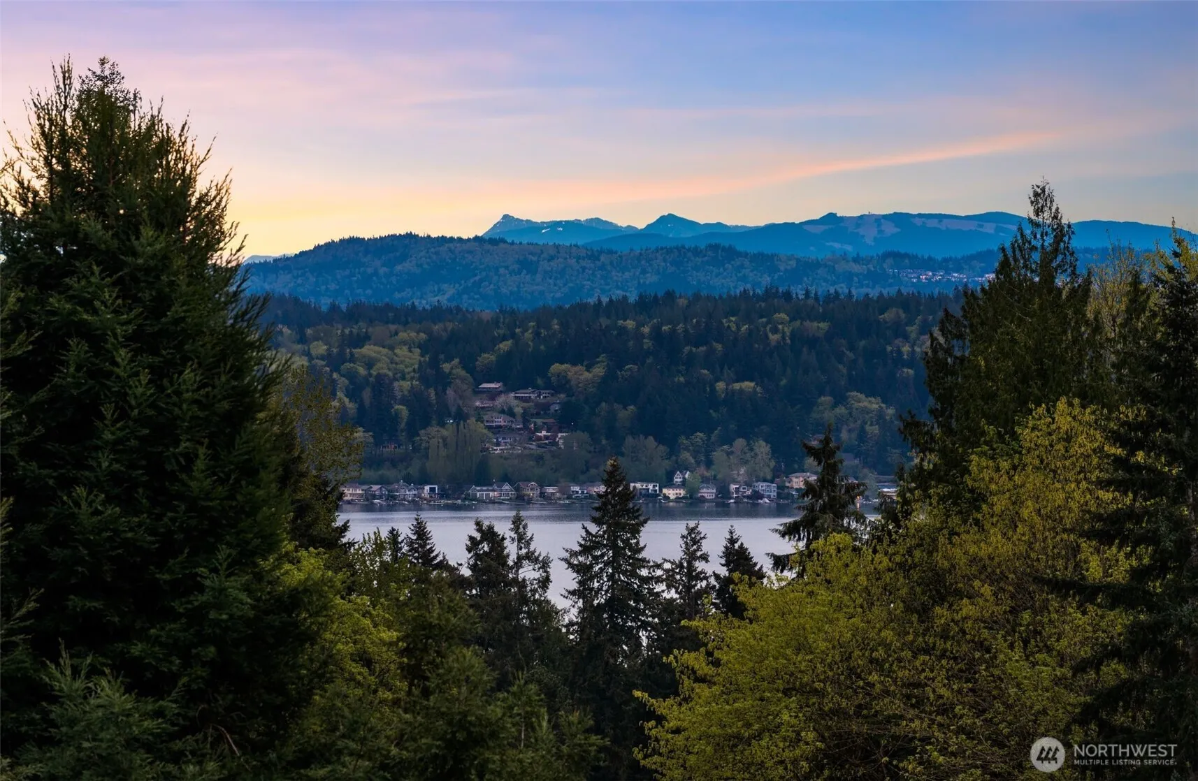 Property photo for 216 167th Place Ne, Bellevue