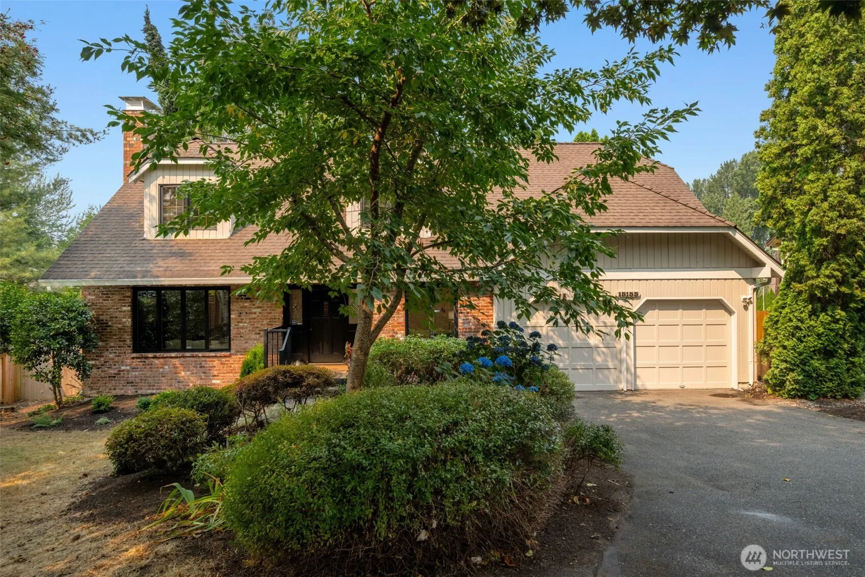Property photo for 15155 Ne 6th Street, Bellevue photo 2