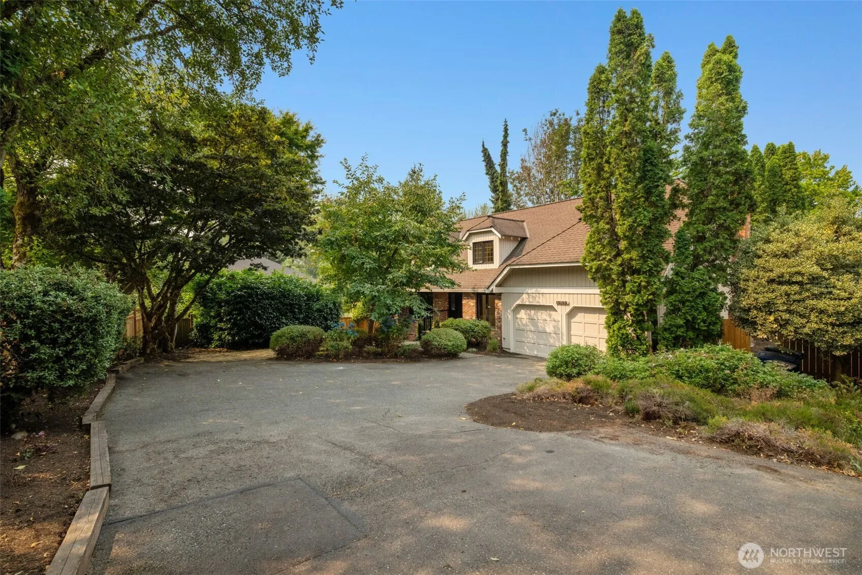 Property photo for 15155 Ne 6th Street, Bellevue photo 3