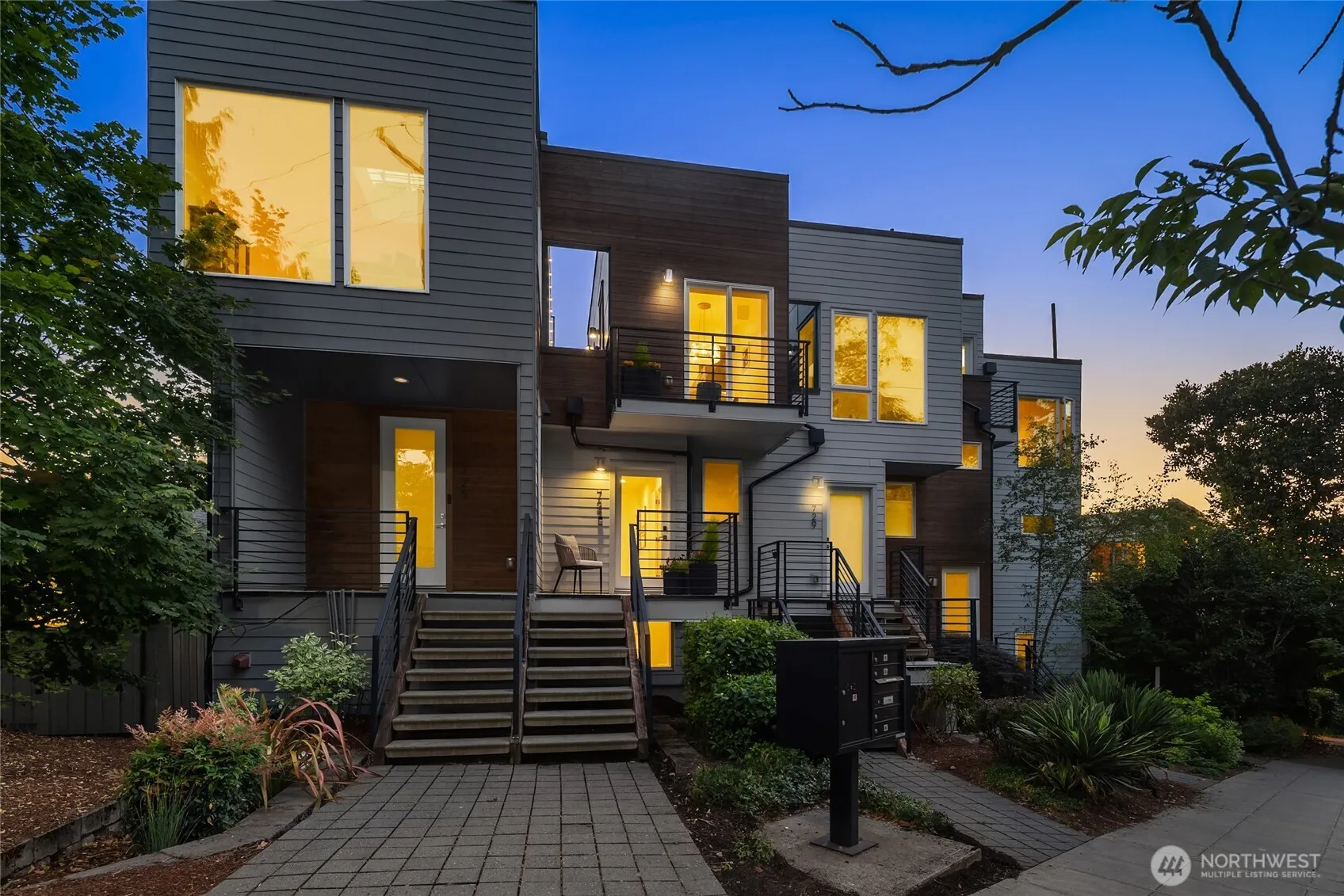 Property photo for 727 Belmont Avenue E, Seattle