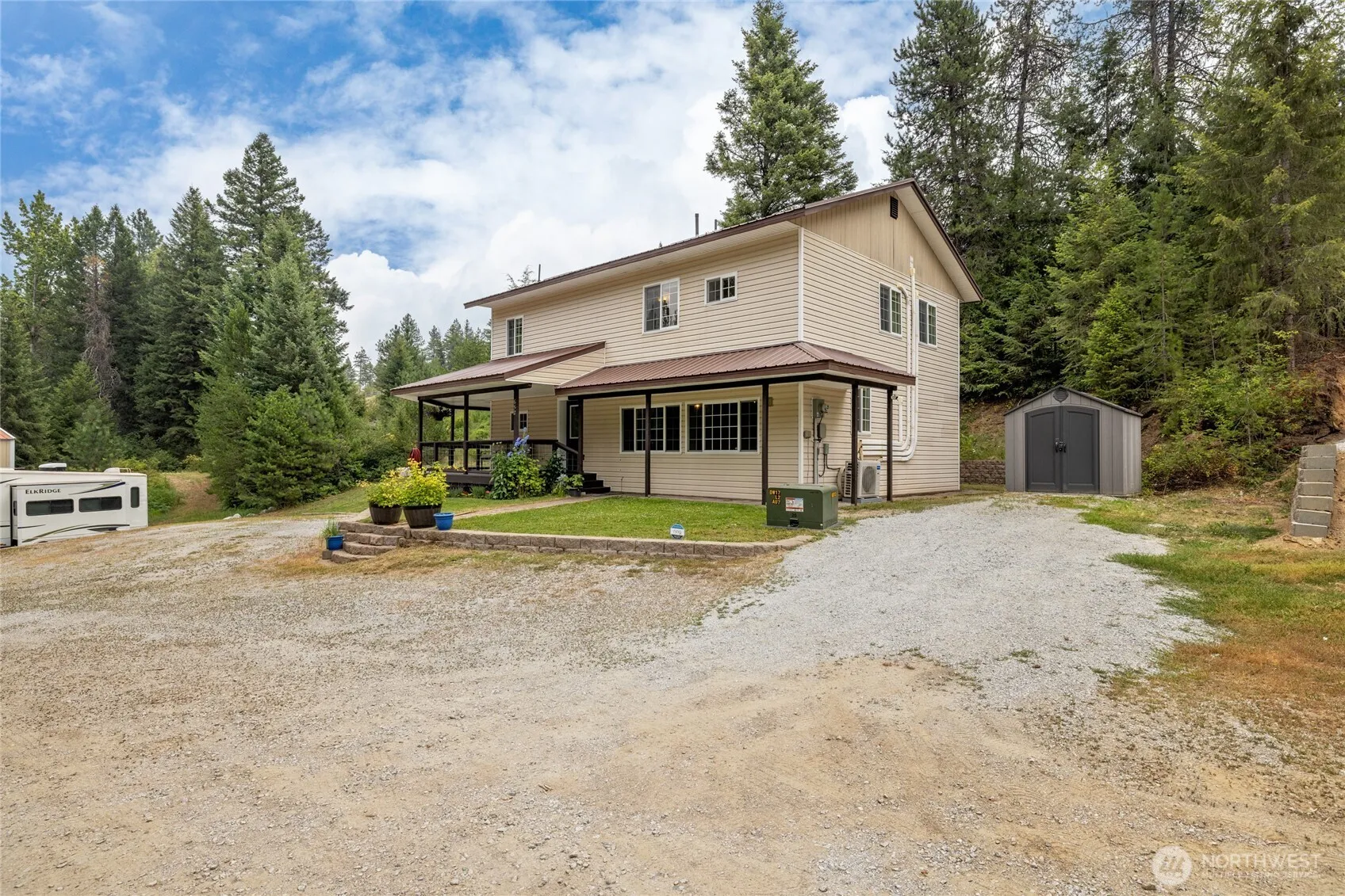 Property photo for 652 Diamond Drive, Newport photo 3