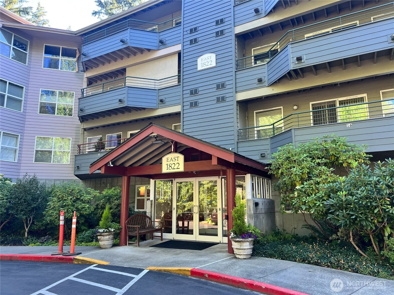 Property photo for 1822 152nd Avenue Ne, Bellevue photo 2