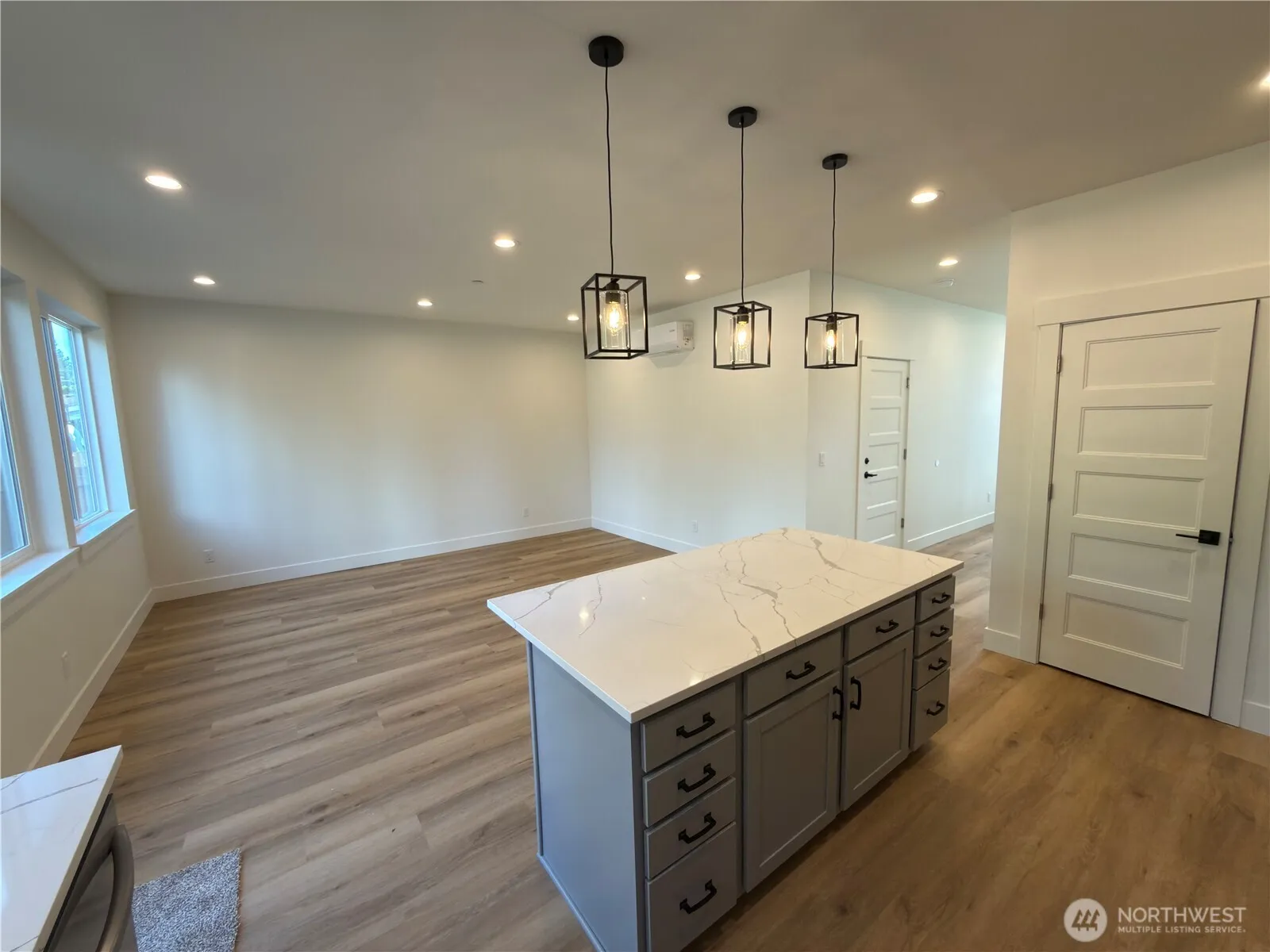 Property photo for 10528 13th Avenue W #b, Everett photo 3