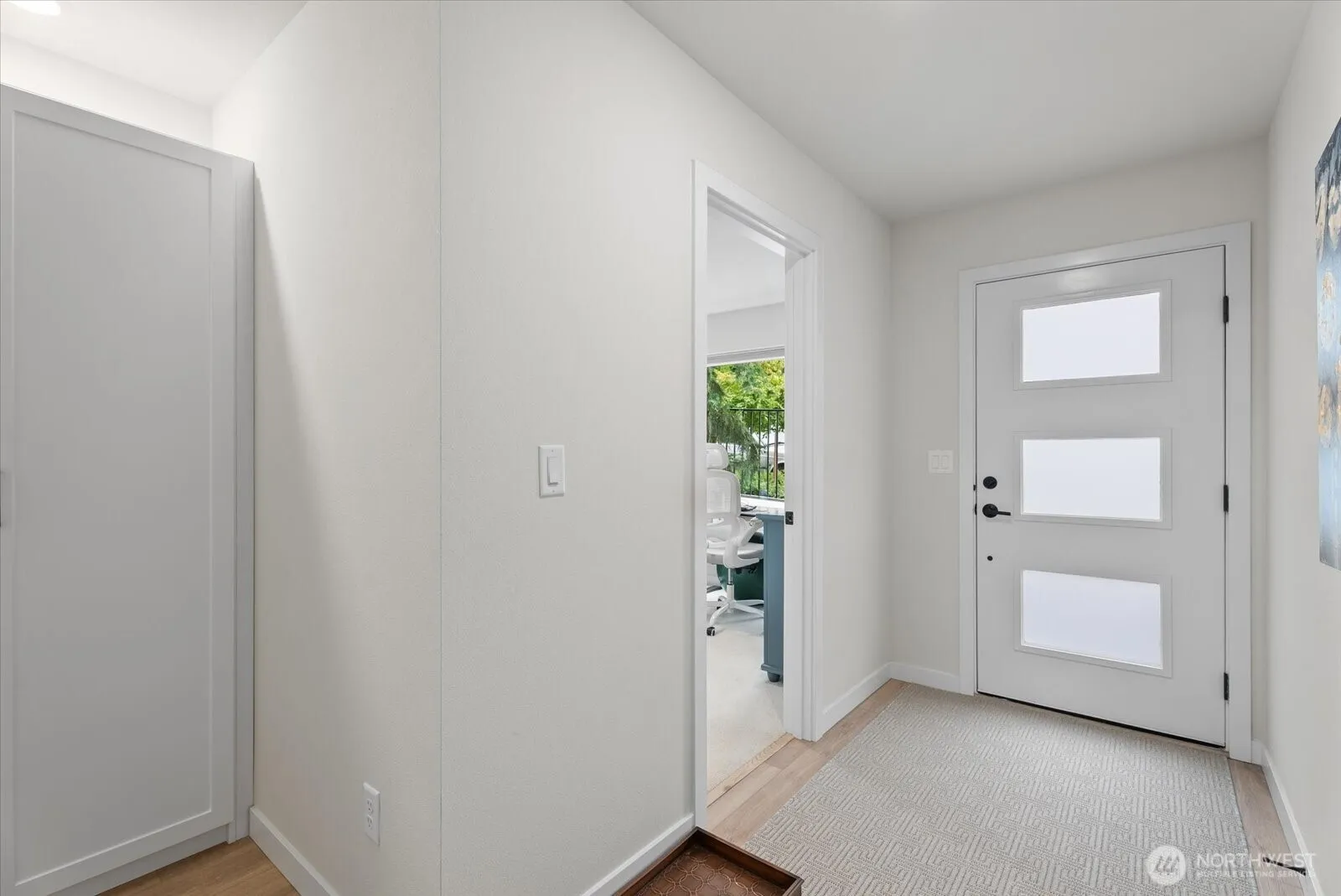 Property photo for 14704 Meridian Avenue N #b, Shoreline photo 5