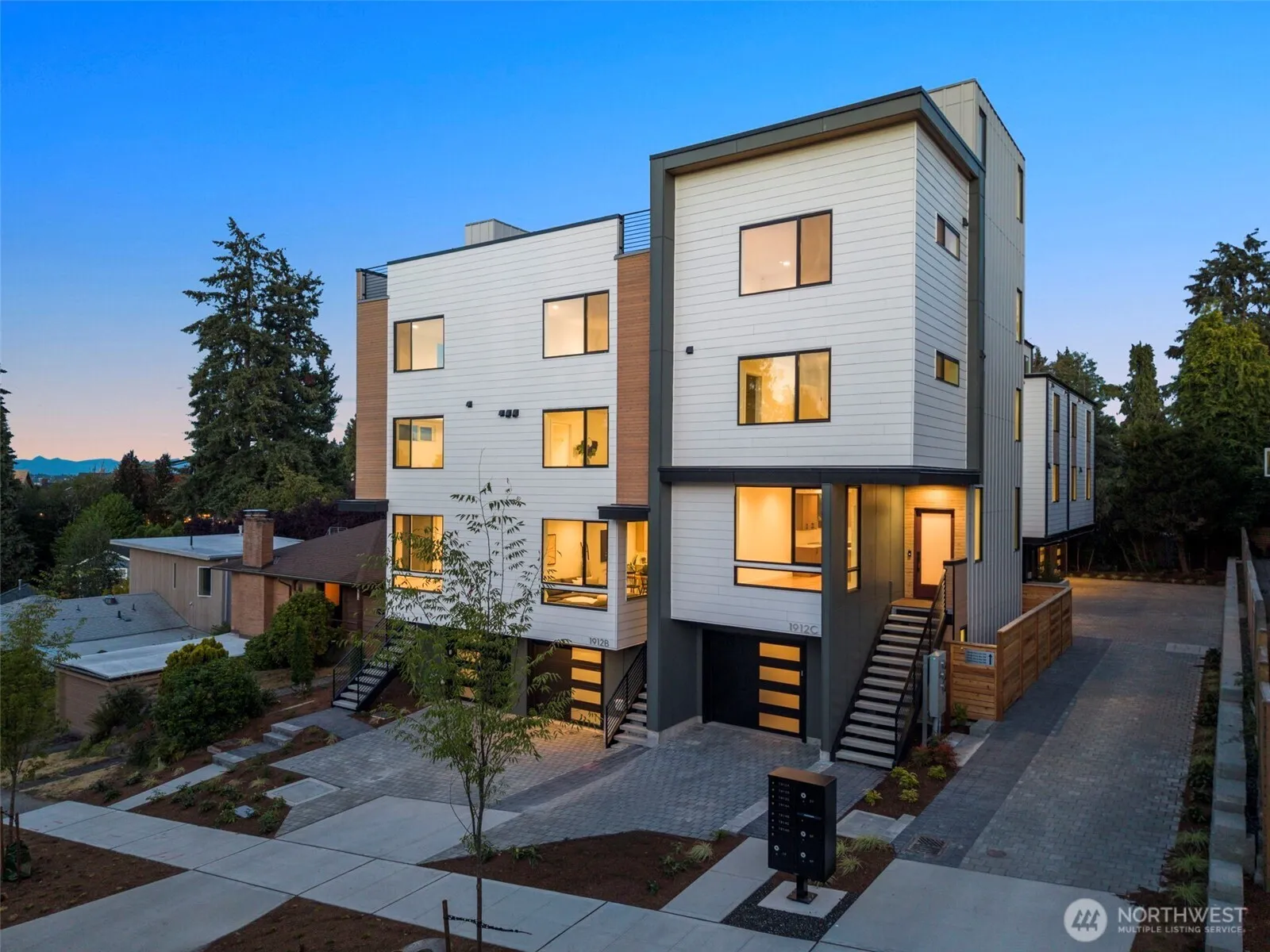 Property photo for 1914 D Ferry Avenue Sw, Seattle photo 4