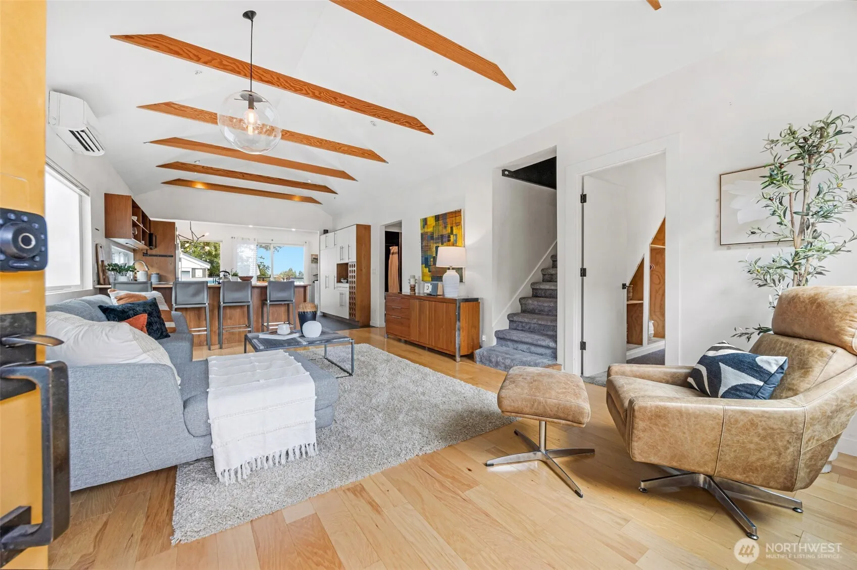 Property photo for 3112 S Hudson Street, Seattle photo 4