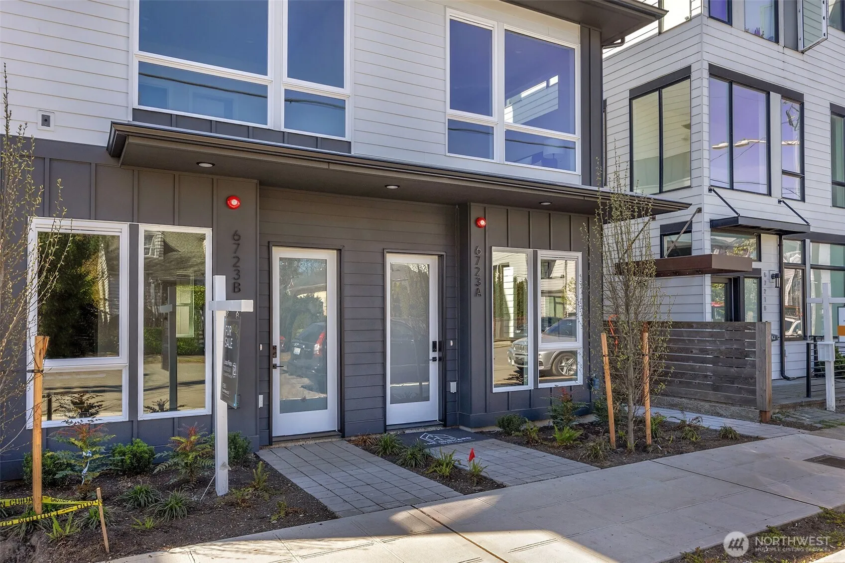 Property photo for 6723 Carleton Avenue S #b, Seattle photo 2