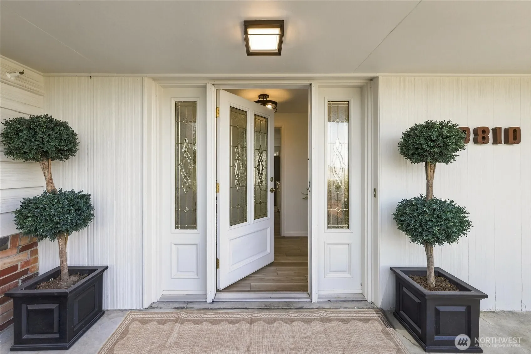 Property photo for 9810 Vineyard Crest, Bellevue photo 2