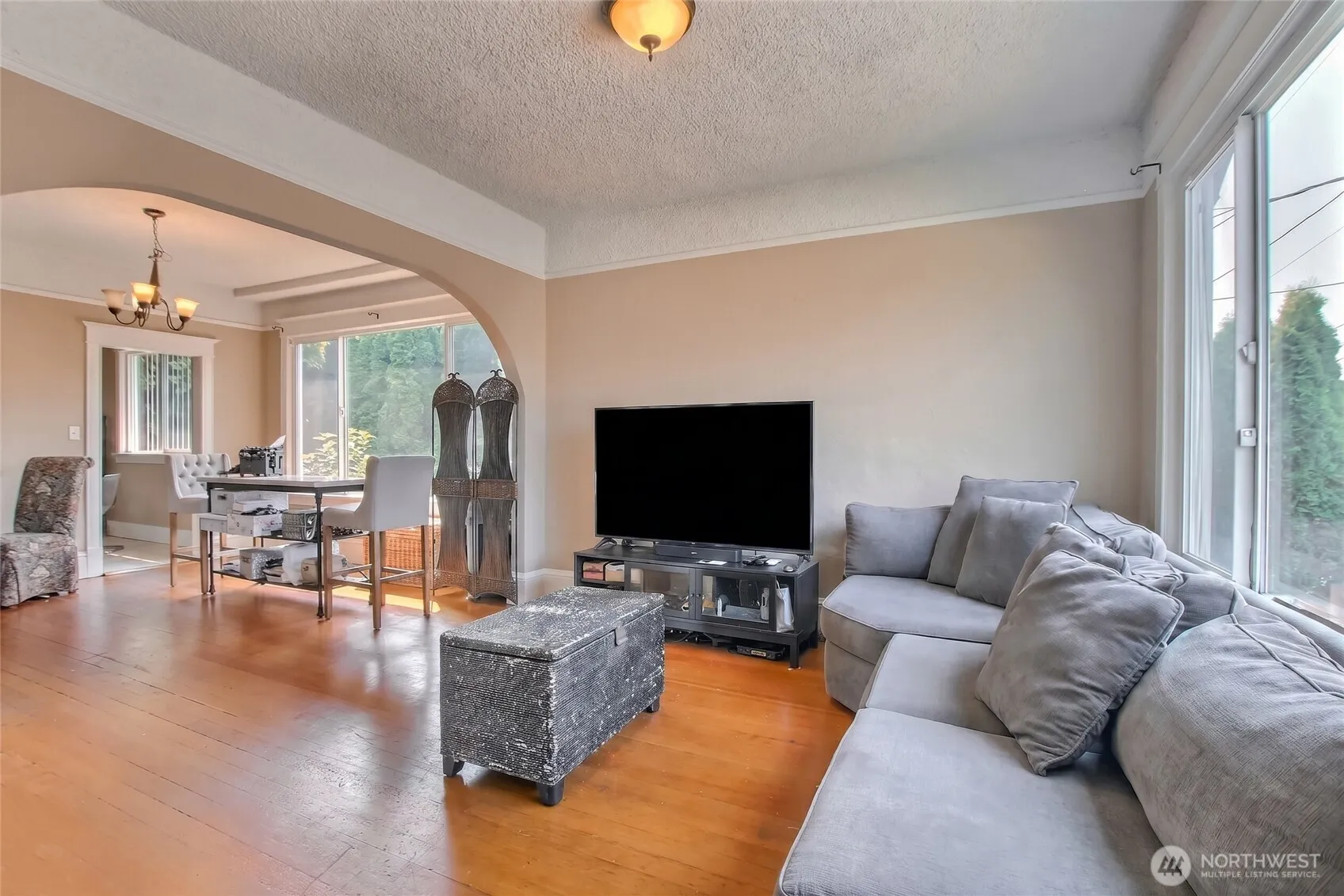 Property photo for 916 23rd Avenue S, Seattle photo 2