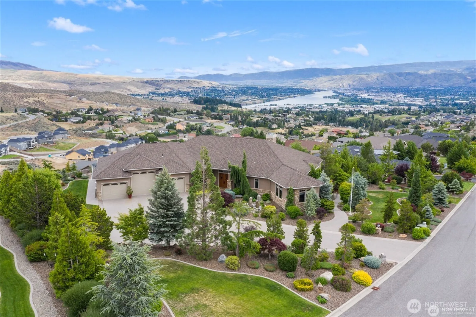 Property photo for 110 E Mountain Brooke Lane, Wenatchee photo 3