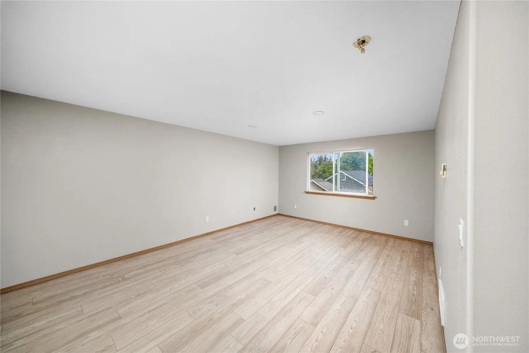 Property photo for 4060 E Spokane Street, Tacoma photo 4