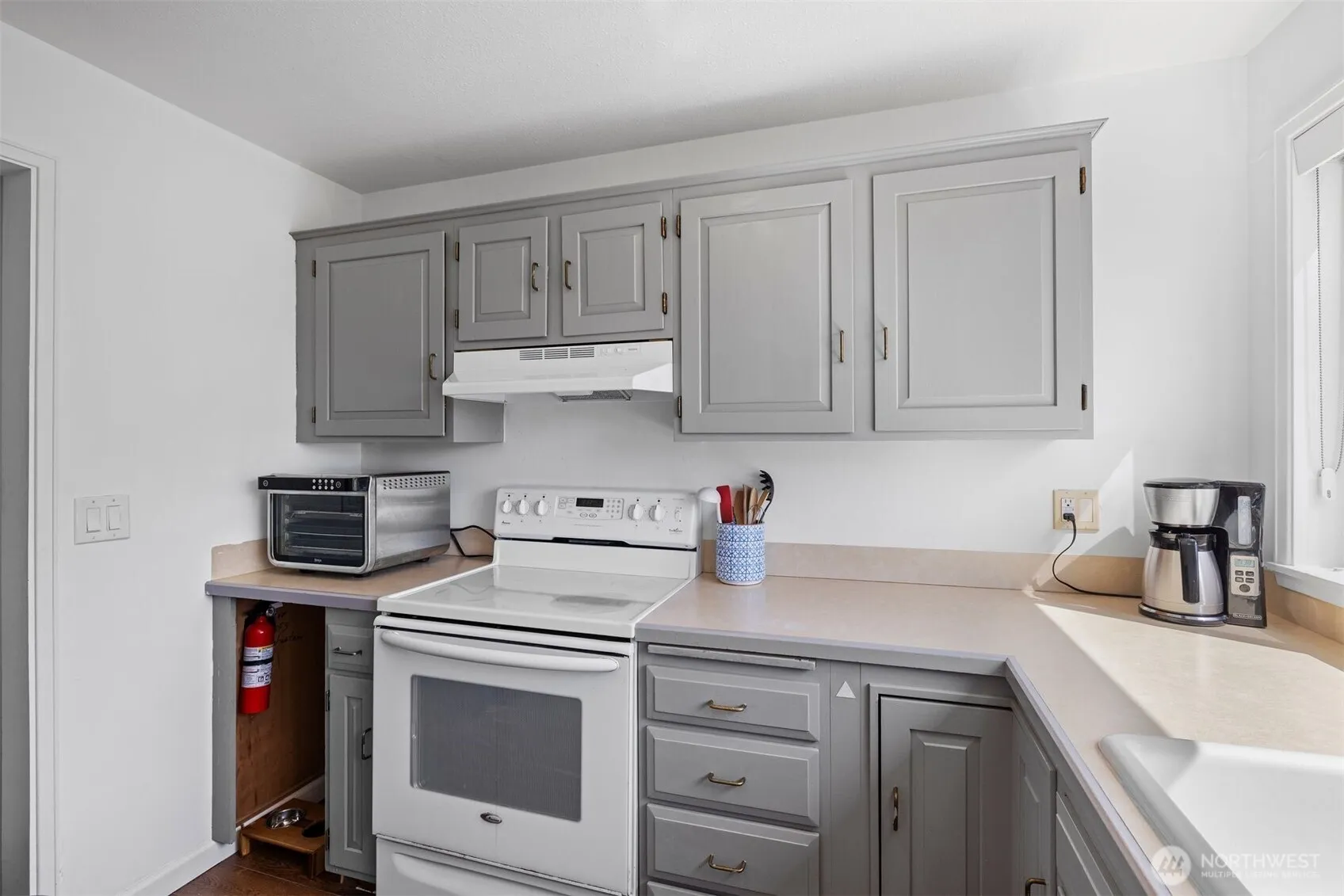 Property photo for 303 13th Avenue E #301, Seattle photo 4