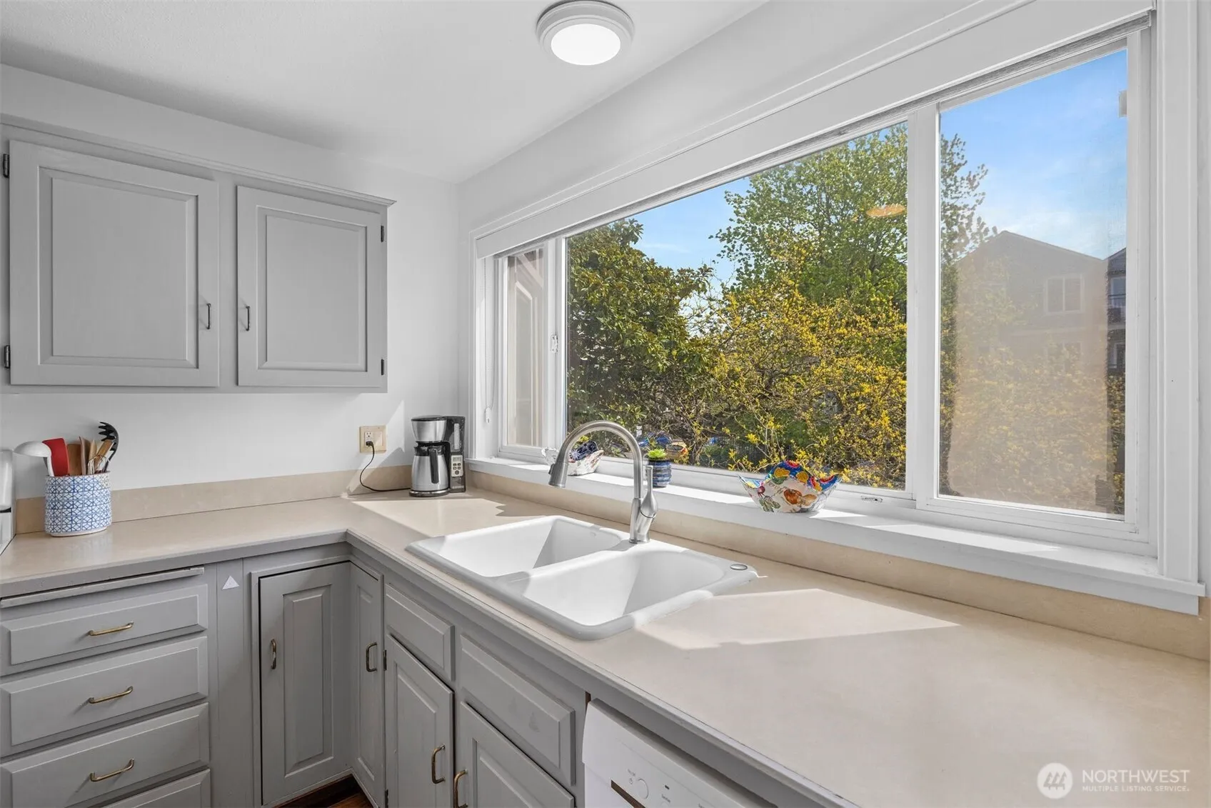 Property photo for 303 13th Avenue E #301, Seattle photo 5