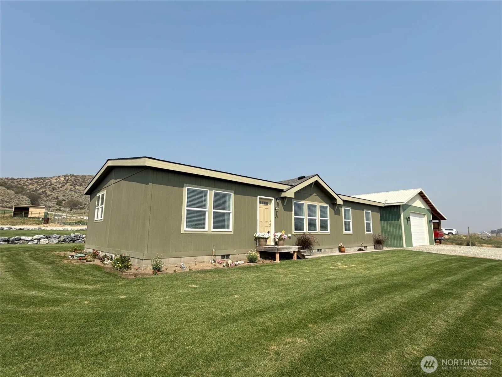 Property photo for 60 Alvarado Road, Tonasket photo 2