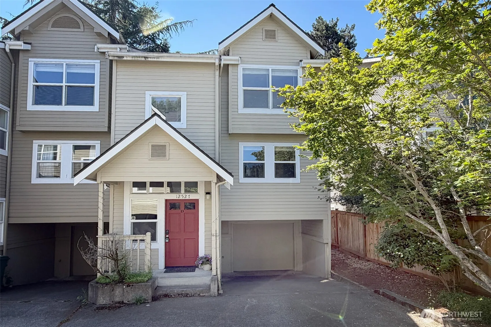 Property photo for 12527 27th Avenue Ne #d, Seattle